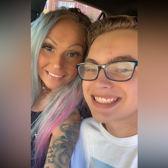 Meet your Posher - Picture 3 of 7